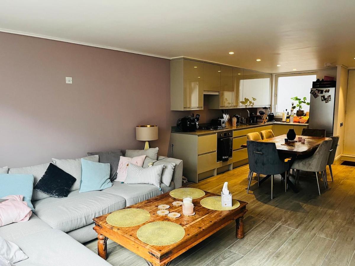 Casa de Férias Beautiful & Cosy Notting Hill Maisonette Londres